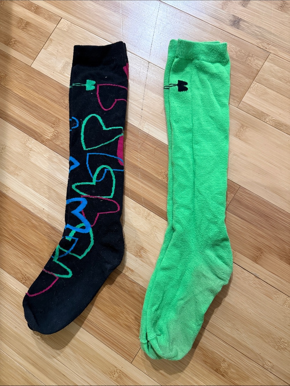 Knee-High Socks - Black & Green Heart Design
